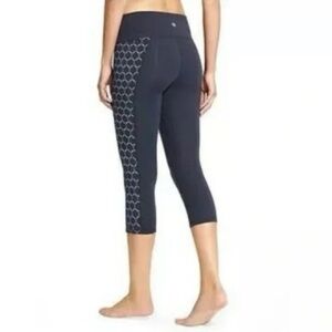 Athleta low Rise Eyelet Chaturanga capri leggings in navy blue size XS